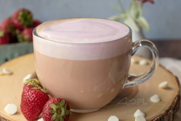 WHİTE STRAWBERRY CHOCOLATE